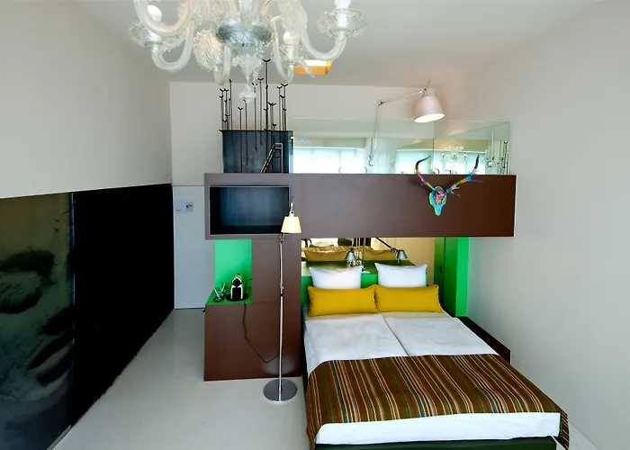 نالا إنديفيجول